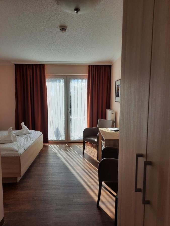 Hotel Karl'S Burg Kölpinsee Esterno foto